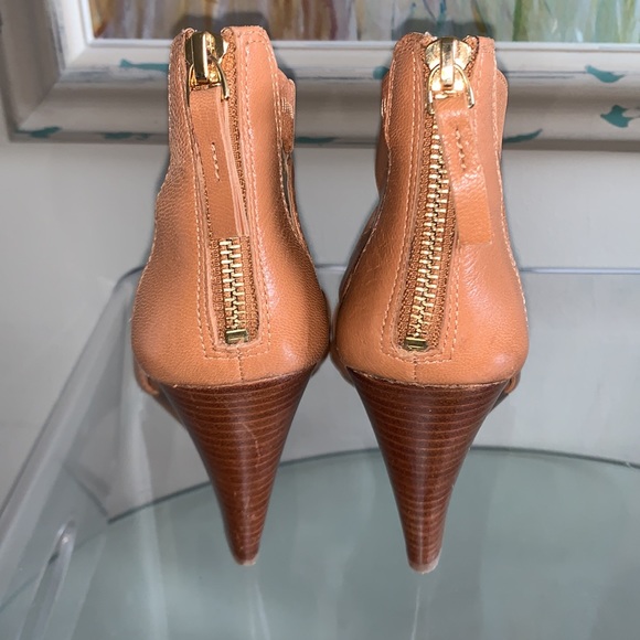 NINE WEST HEELS - Picture 4 of 5